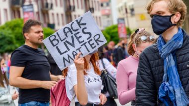 Canadians protesting police brutality call for police defunding