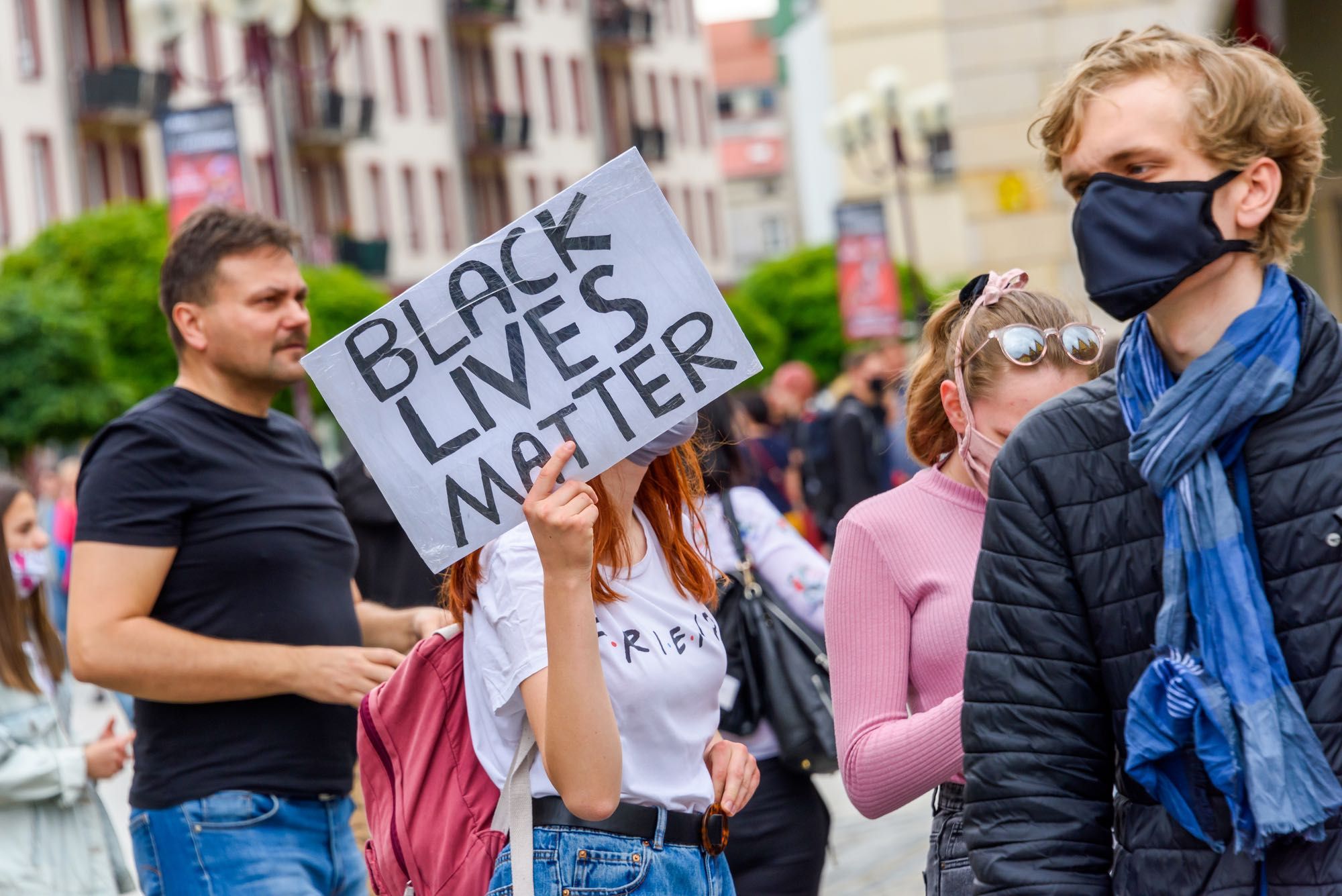 Canadians protesting police brutality call for police defunding 