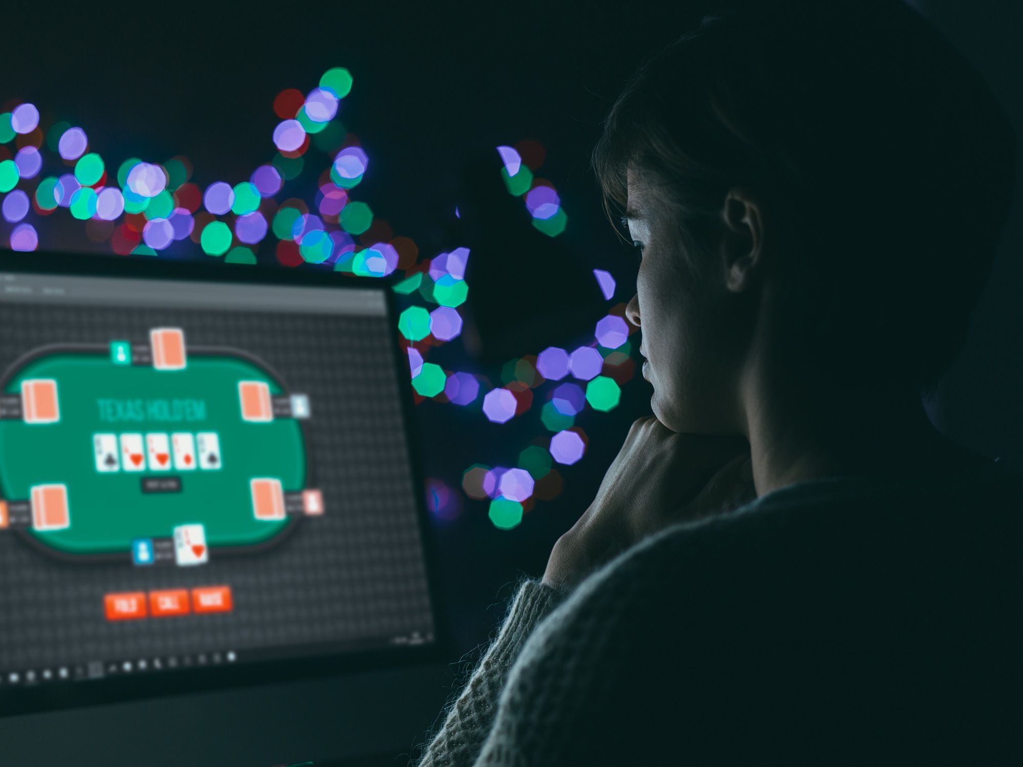 Woman gambling online regarding the Loto-Québec class action lawsuit