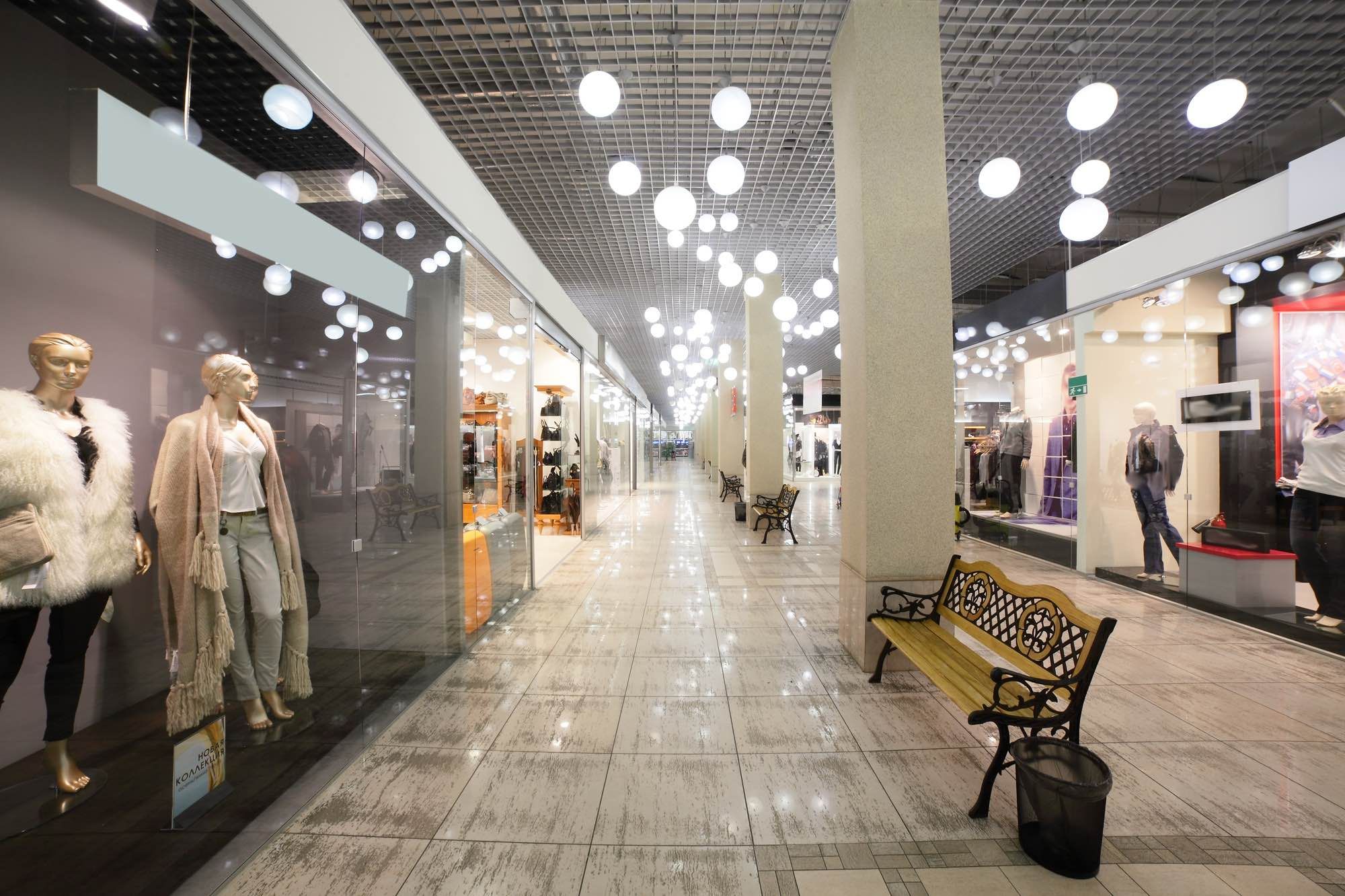 shops closed in a mall due to covid restrictions