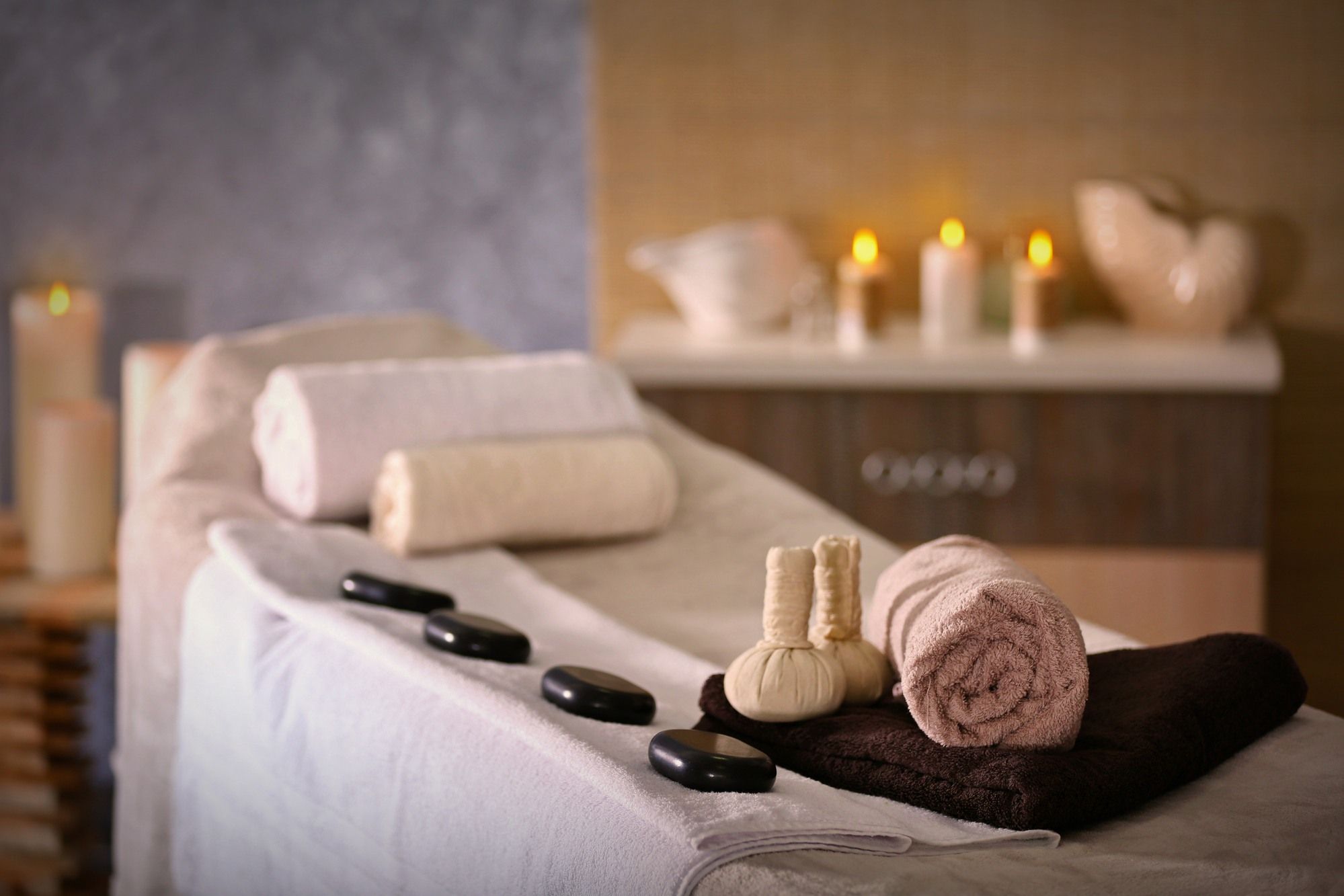 An empty massage bed regarding the Novex insurance class action lawsuit filed by massage therapist 