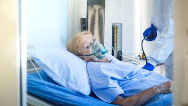 woman infected with covid-19 in hospital regarding CHSLD Herron long-term care home investigation