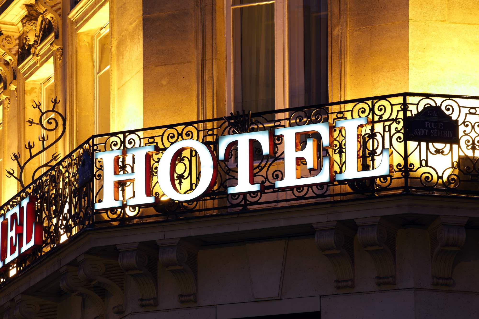 Hotel sign regarding the Aviva blanket denials over business interruption amid COVID-19