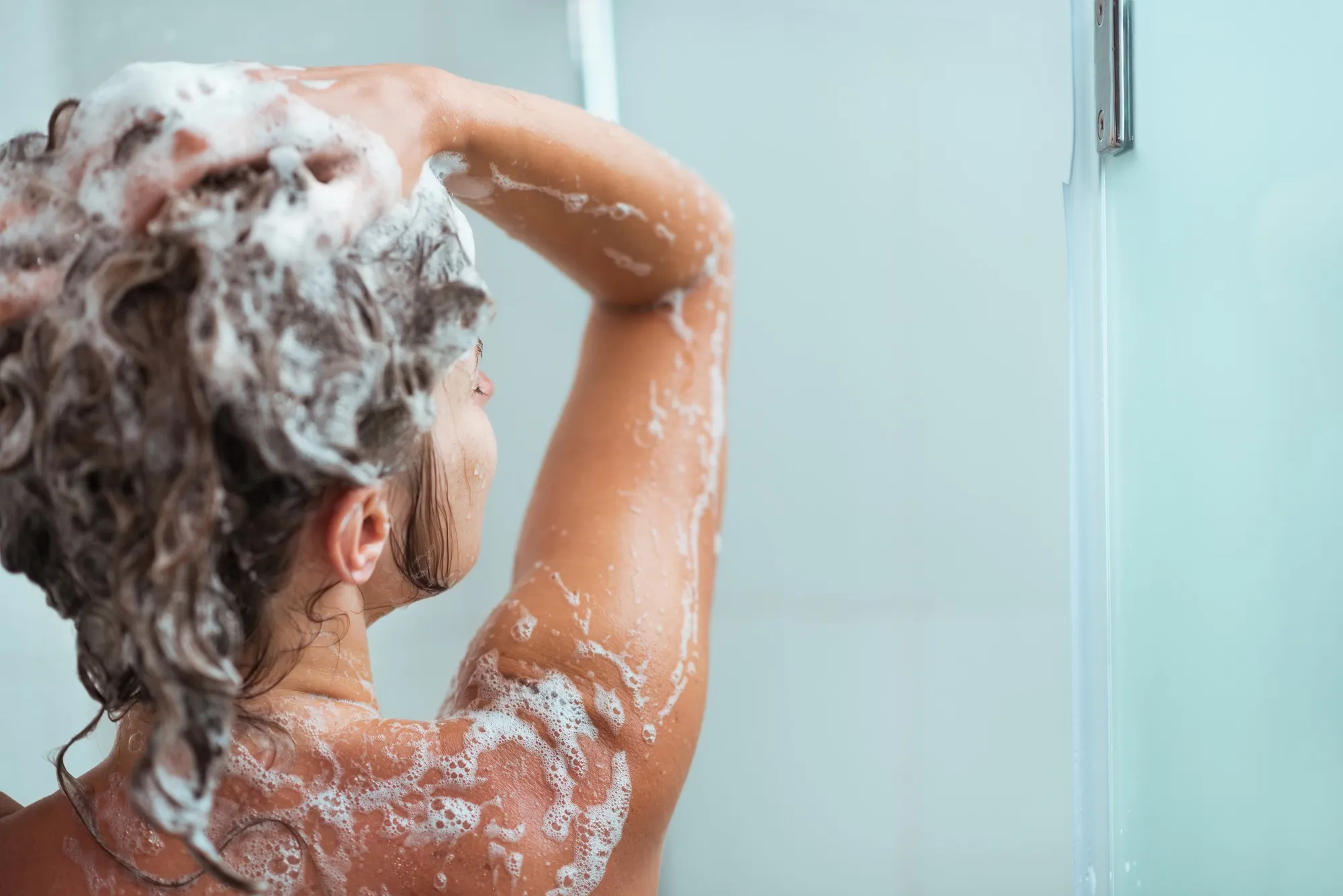 Ontario woman claims TRESemmé Keratin Smooth Shampoo causes hair loss.