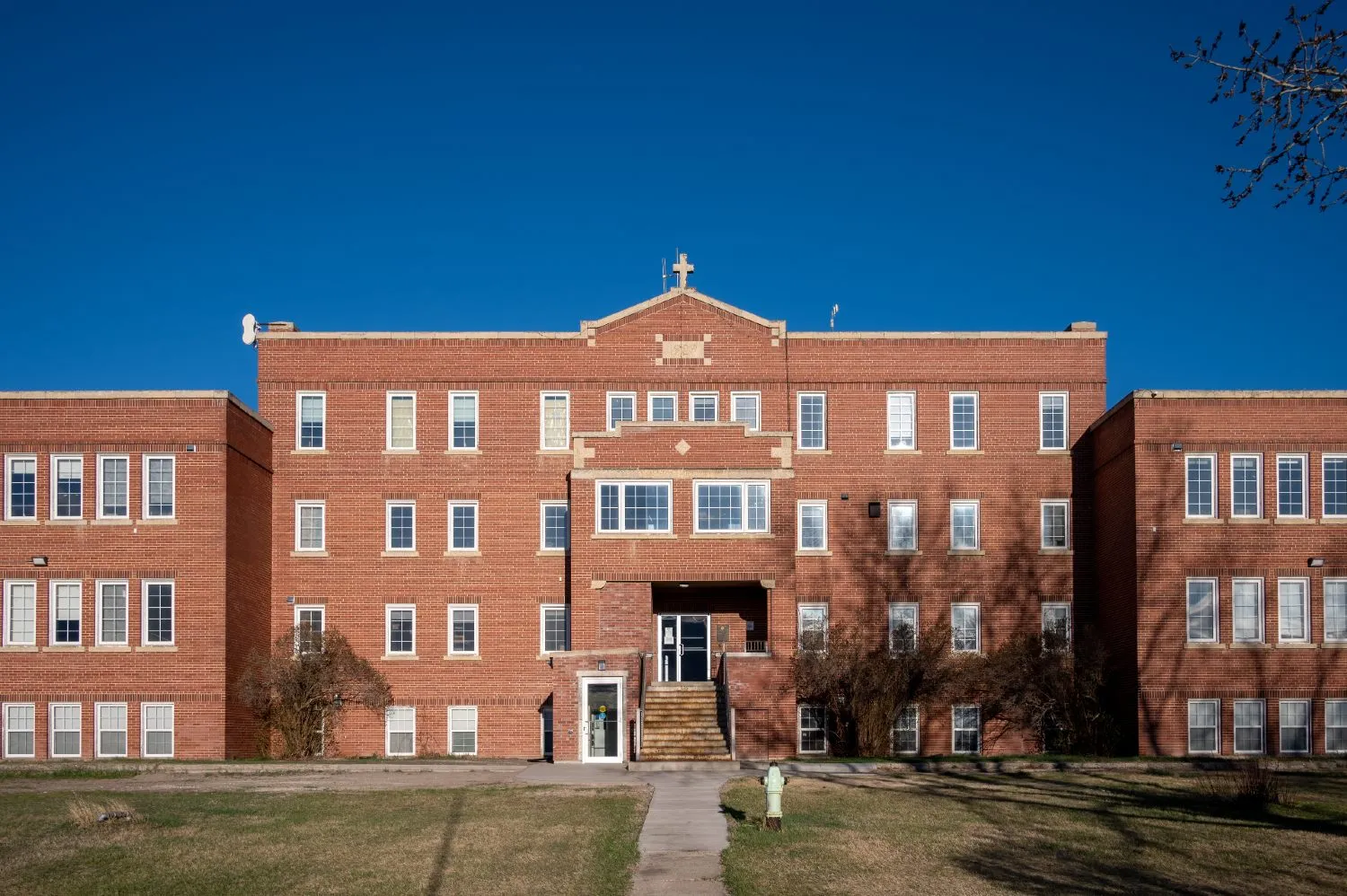 Old Sun Community College, formerly Old Sun residential school - residential schools day scholars