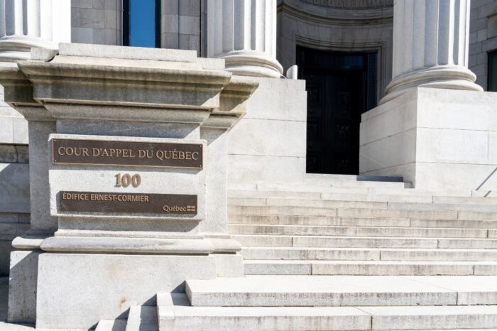 Sign of Quebec Court of Appeal in French